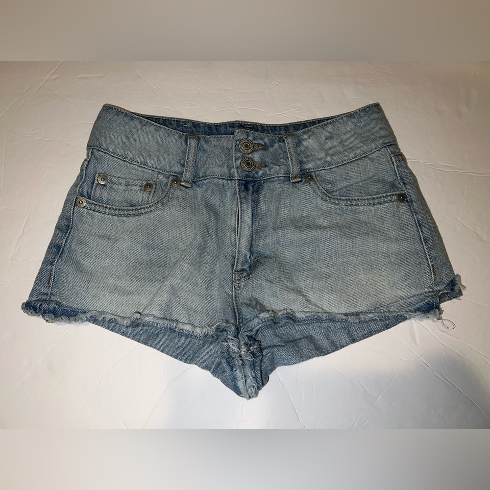Levi’s High Rise Shorty Short - Picture 2 of 10